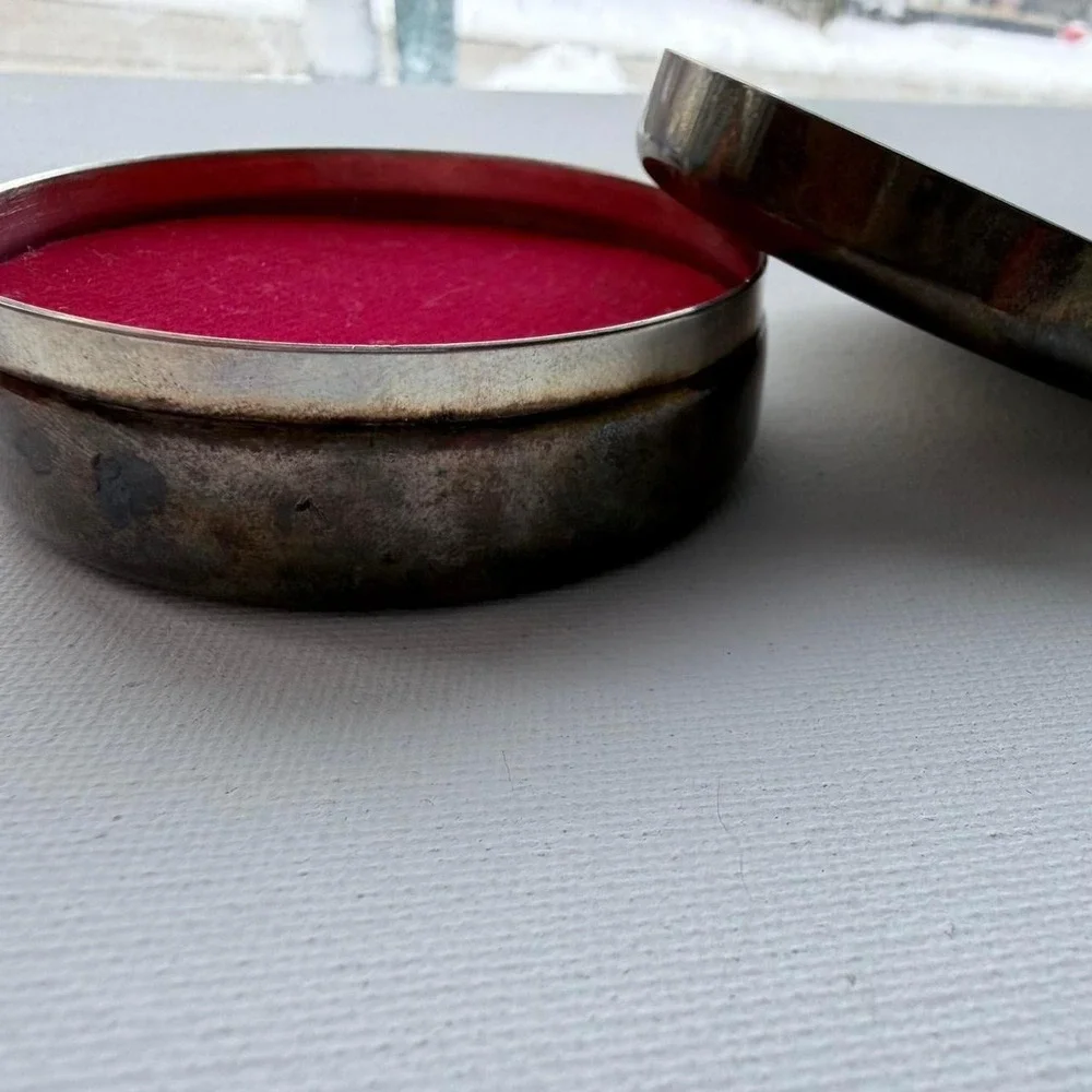 Vintage Reed and Barton silver plated trinket box with lid